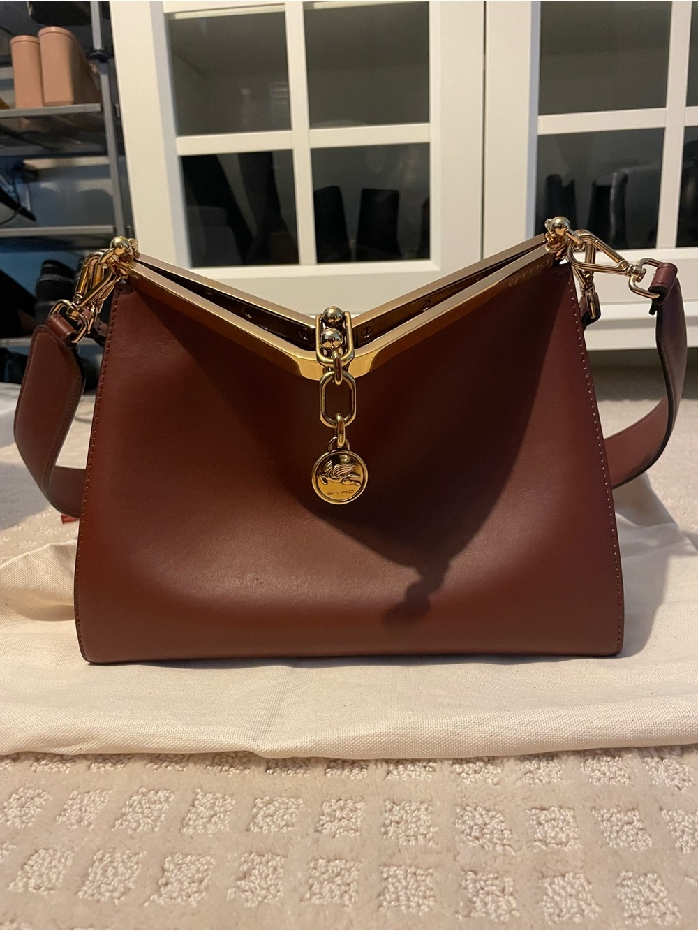 Etro Vela brand new  Medium Brown Leather Top-Handle Bag w Gold Hardware, NWOT - Picture 16 of 16